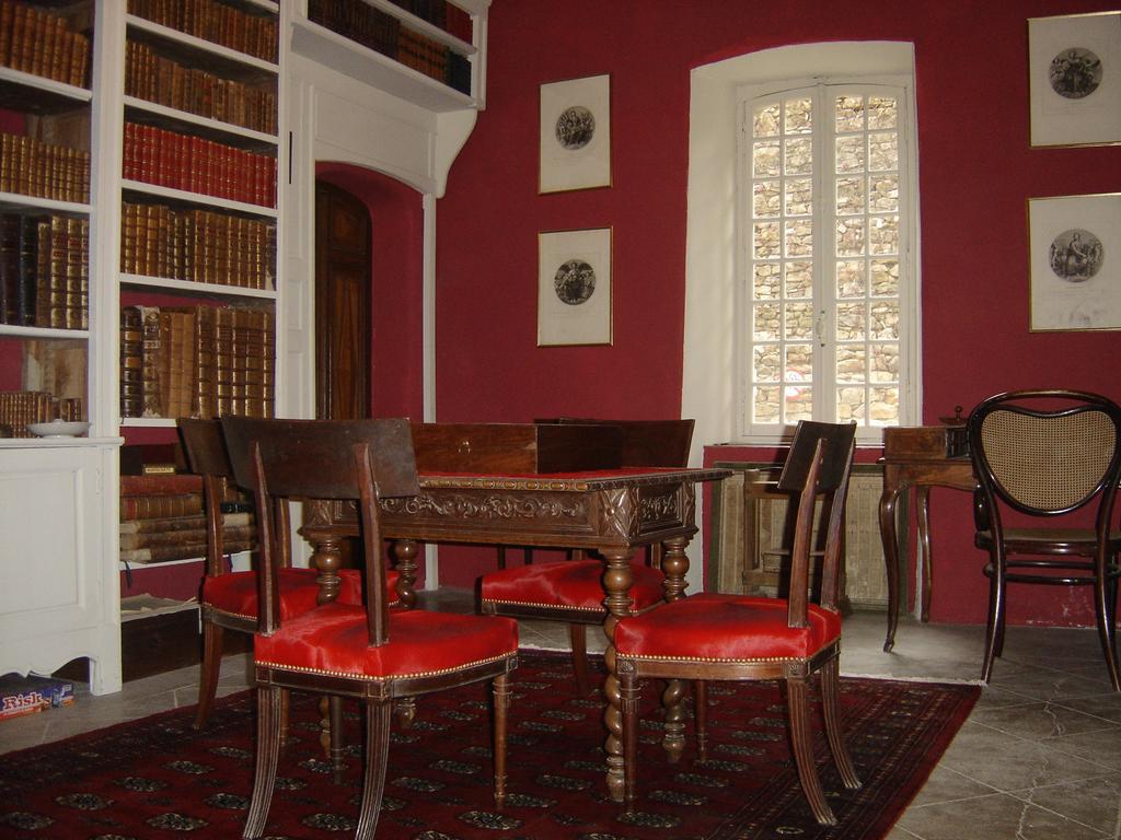 Château d'Agel chambres d'hôtes Extérieur photo